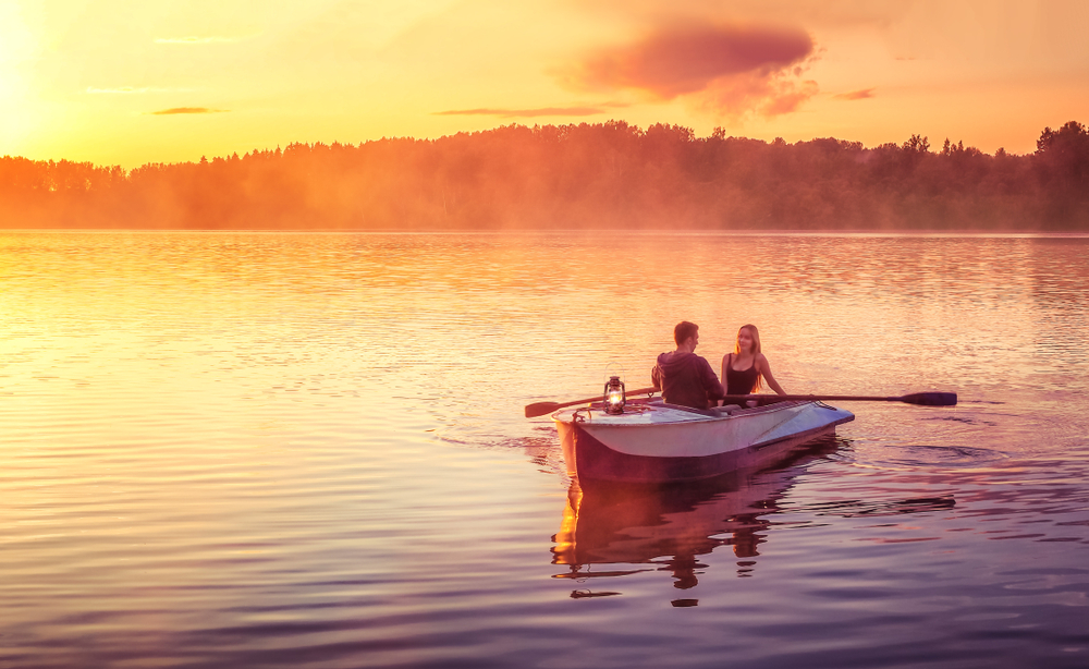 Couple,In,Love,Ride,In,A,Rowing,Boat,On,The | Luminarneo Blog