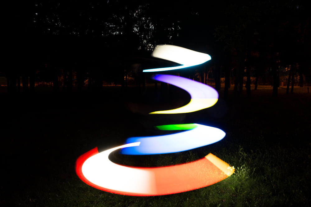 Atemberaubende Lichtstreifen mit einem Lichtpinsel | Skylum Blog