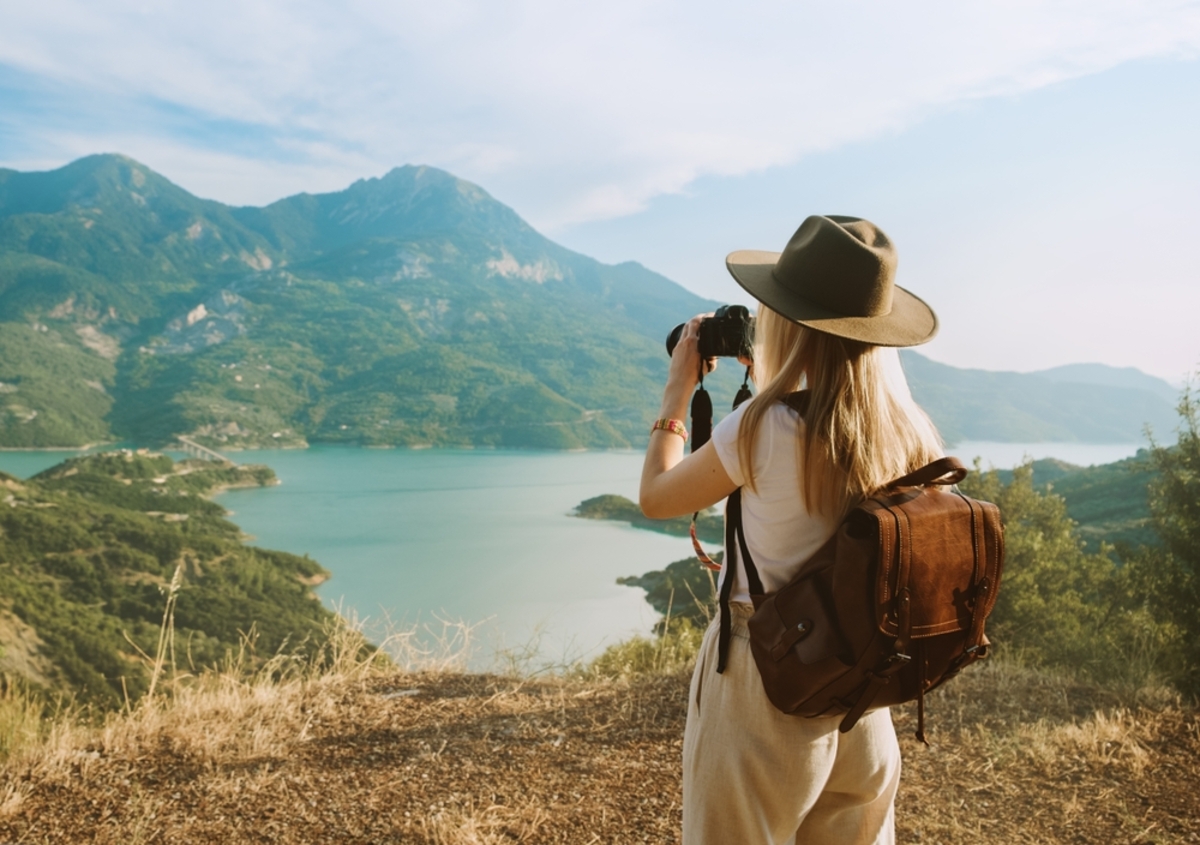 Ein Fotograf macht Fotos auf Reisen | Luminar Neo Blog