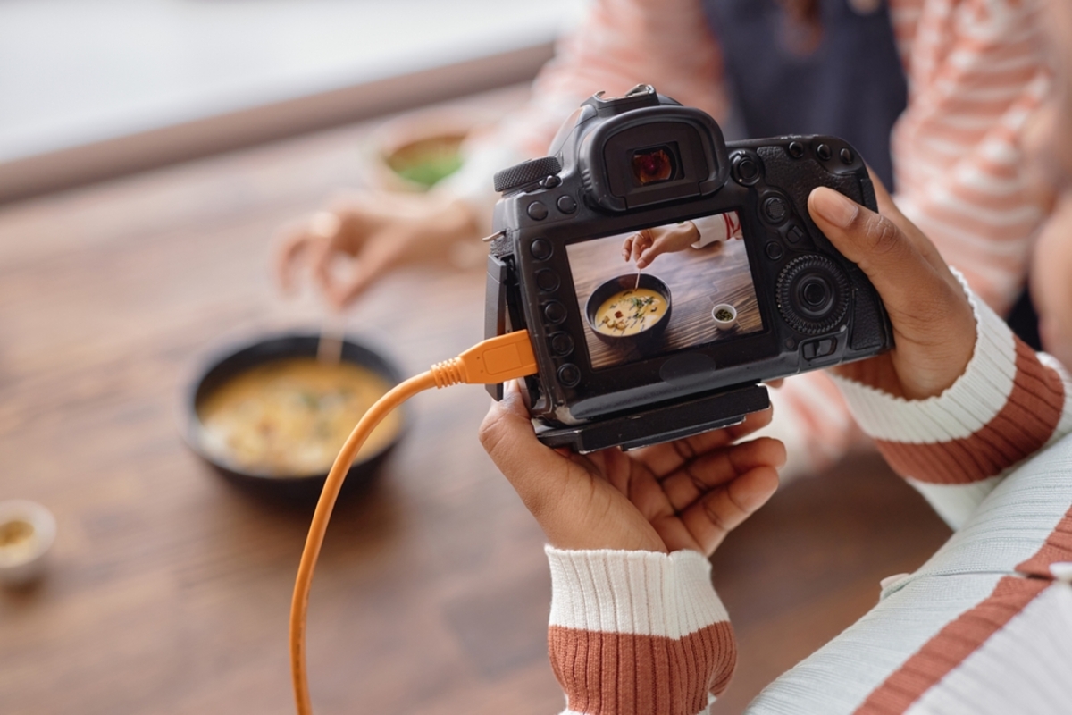Ein Fotograf fotografiert Essen | Luminar Neo Blog