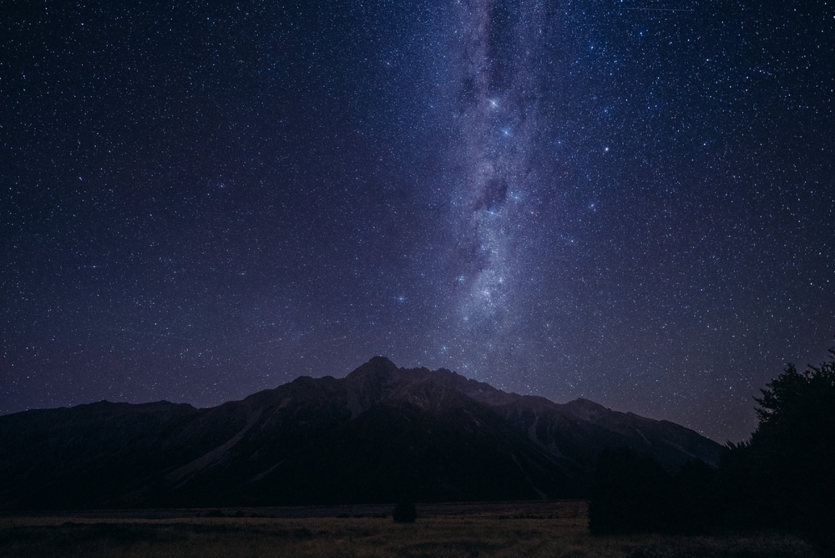 Sternenhimmel und Berge | Luminar Neo Blog