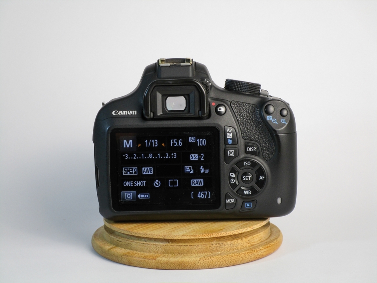 Kamera mit Einstellungen auf dem Bildschirm | Luminar Neo Blog