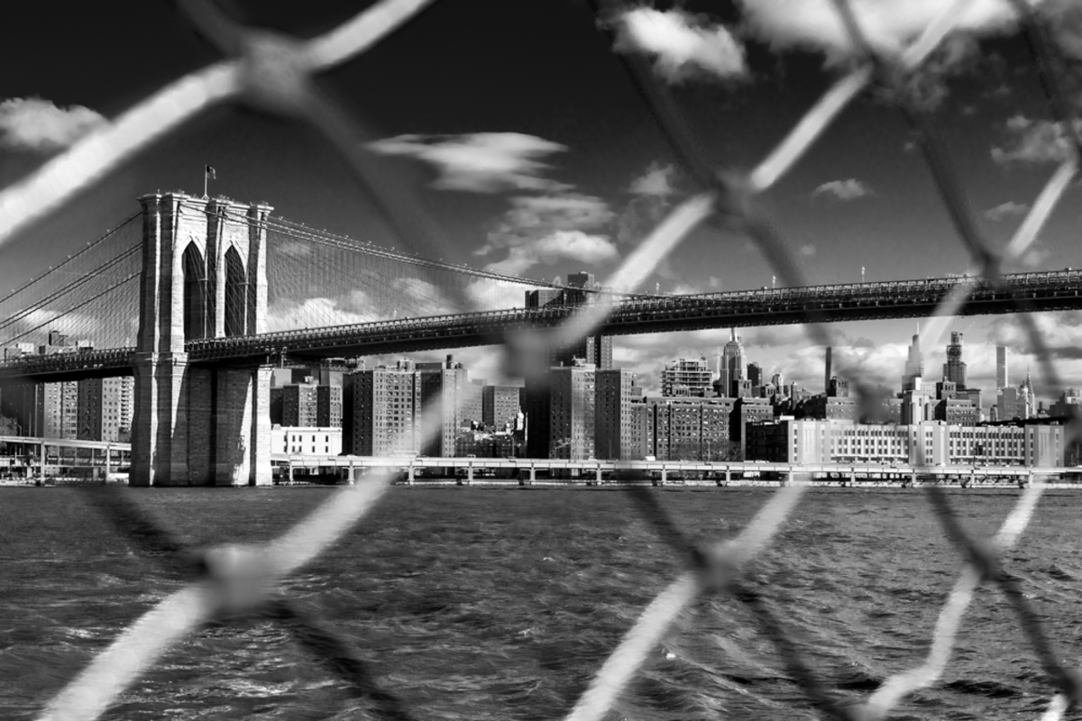 Foto einer Brücke über ein Netz | Luminar Neo Blog