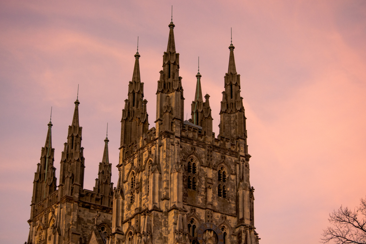 Fotos von Architektur während der goldenen Stunde | Luminar Neo Blog